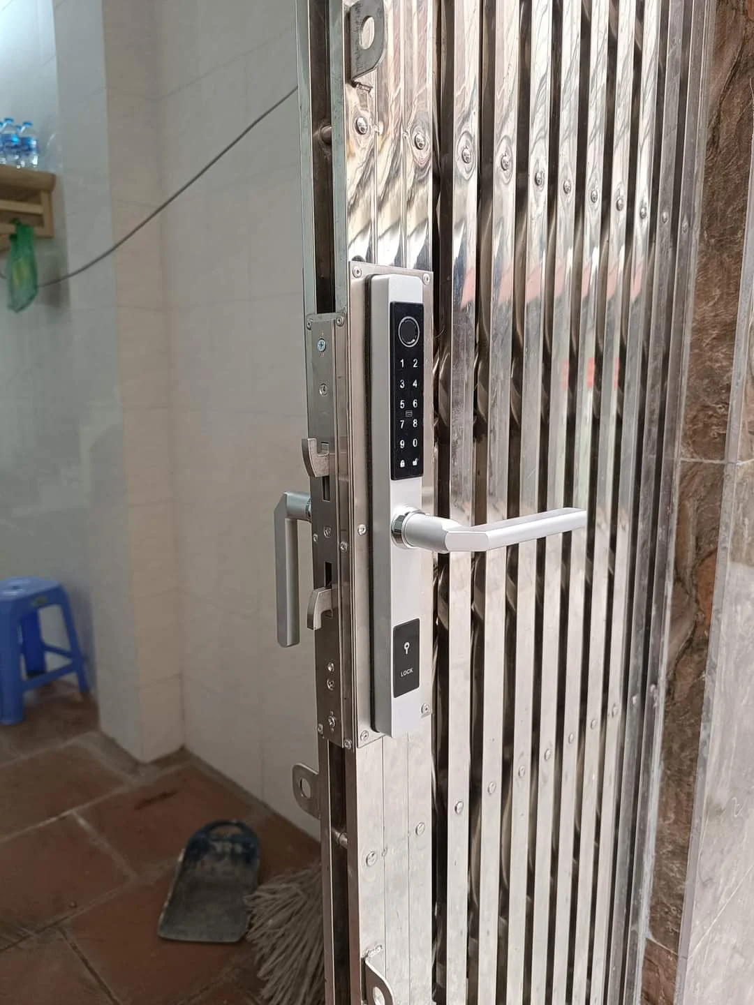 Khóa cửa nhôm kính ToMo – TN.283